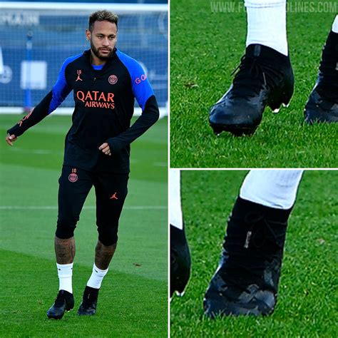 what boots does Neymar wear